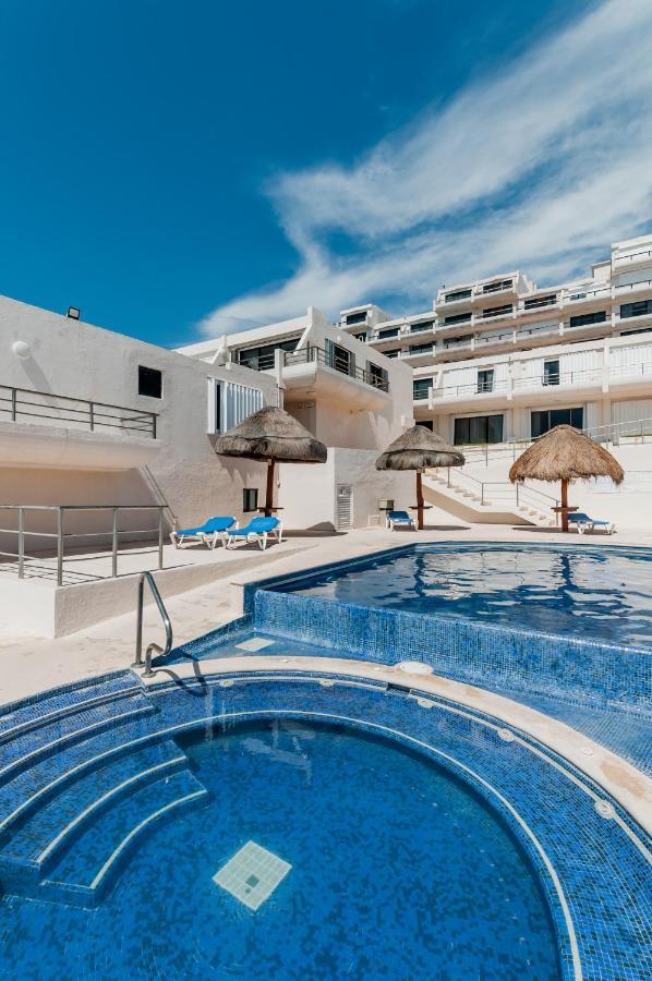 Hotelzone L17 Beach Access Cancun Bagian luar foto